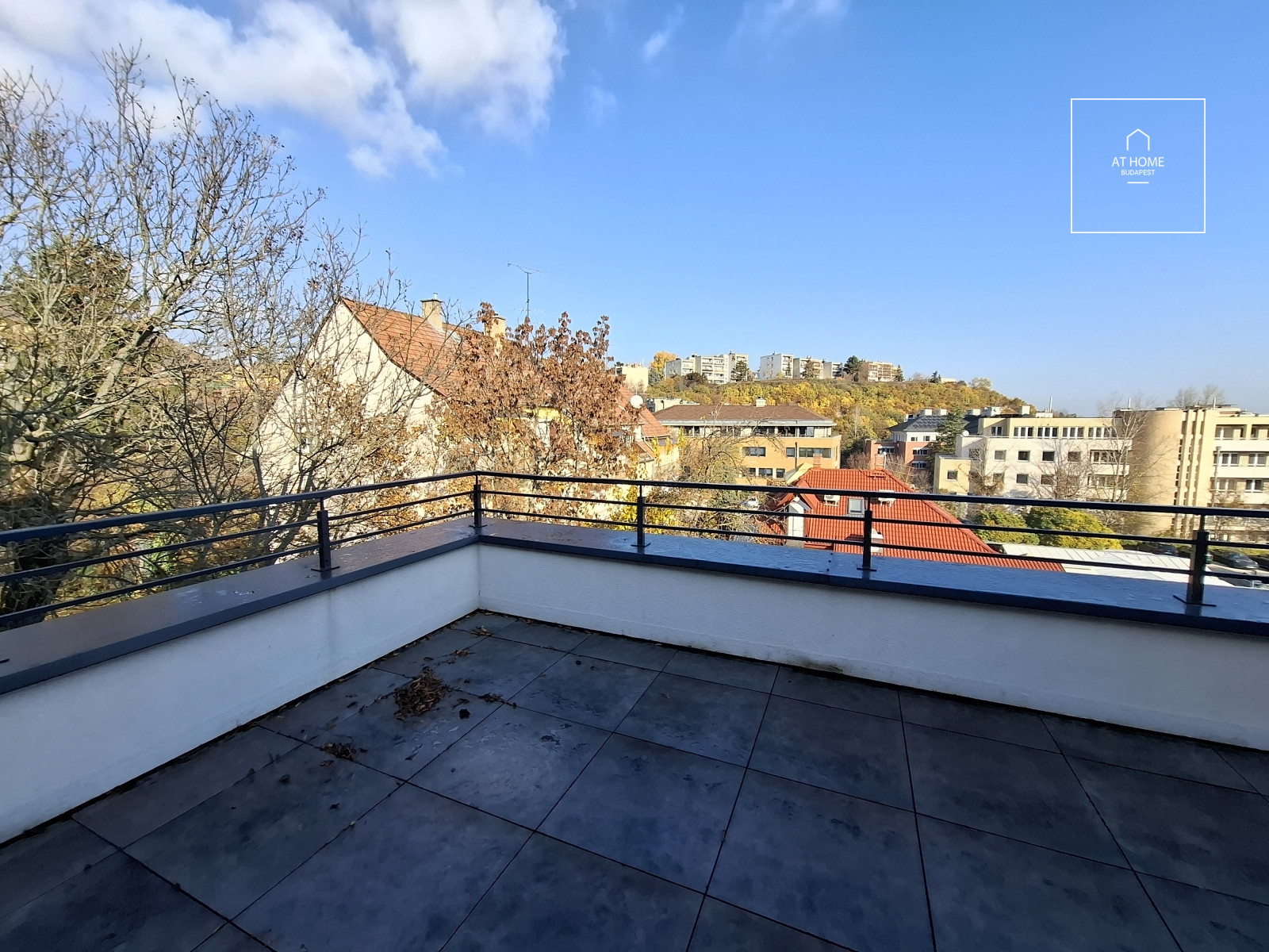 45 sqm second-floor, 1-bedroom apartment with rooftop terrace in District II, Zöldmál, Budapest