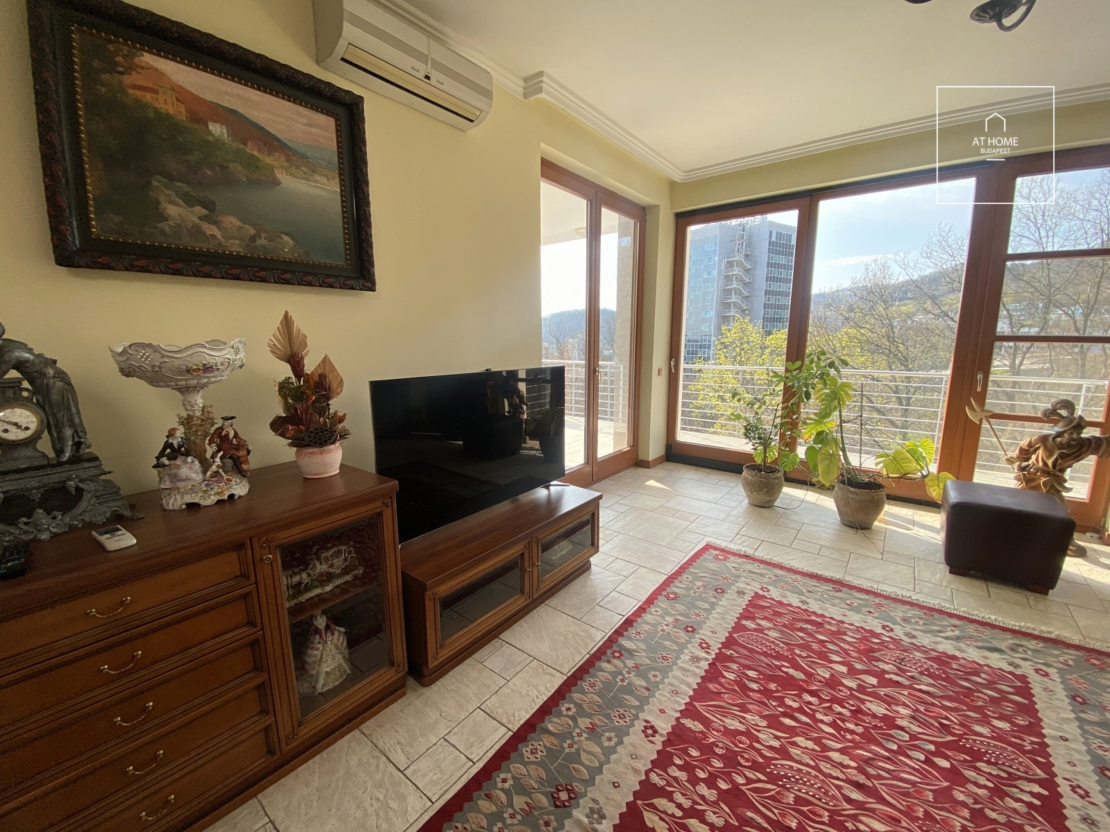 Residential park apartment, 120 sqm with a 28 sqm terrace in Budapest’s 2nd district