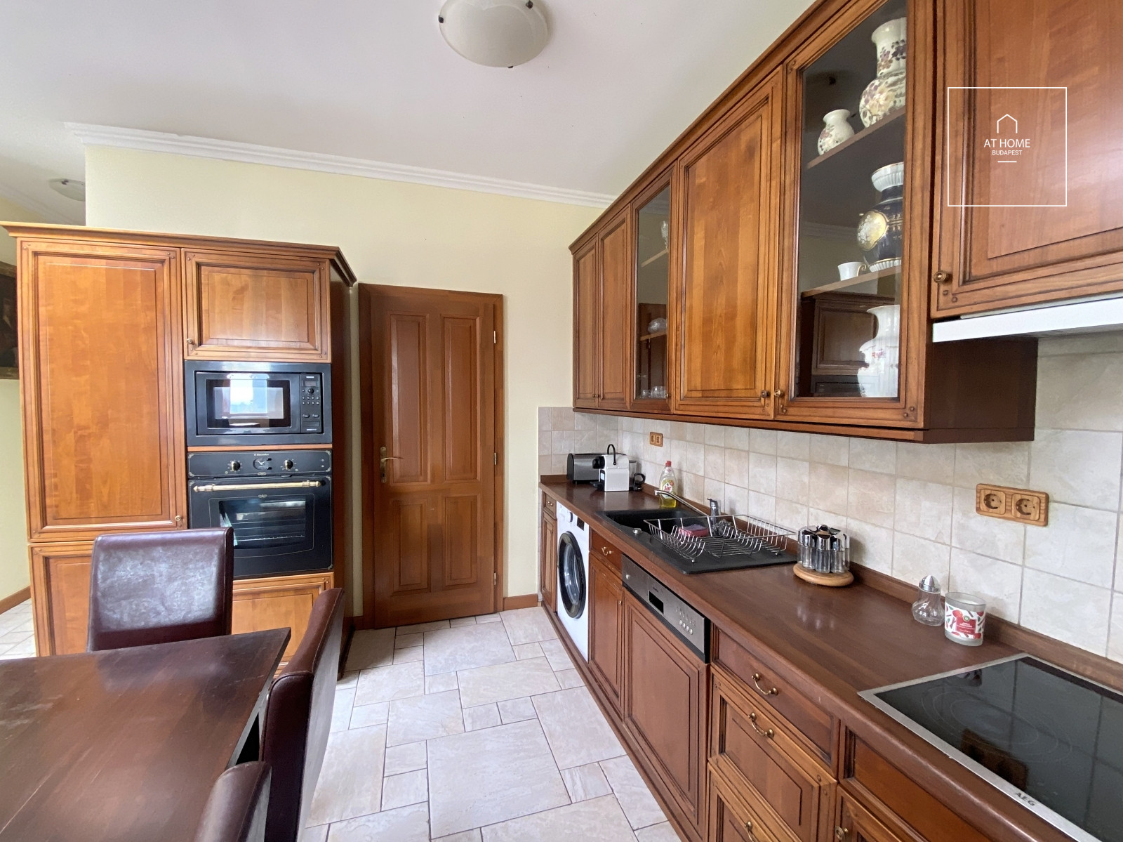 Residential park apartment, 120 sqm with a 28 sqm terrace in Budapest’s 2nd district