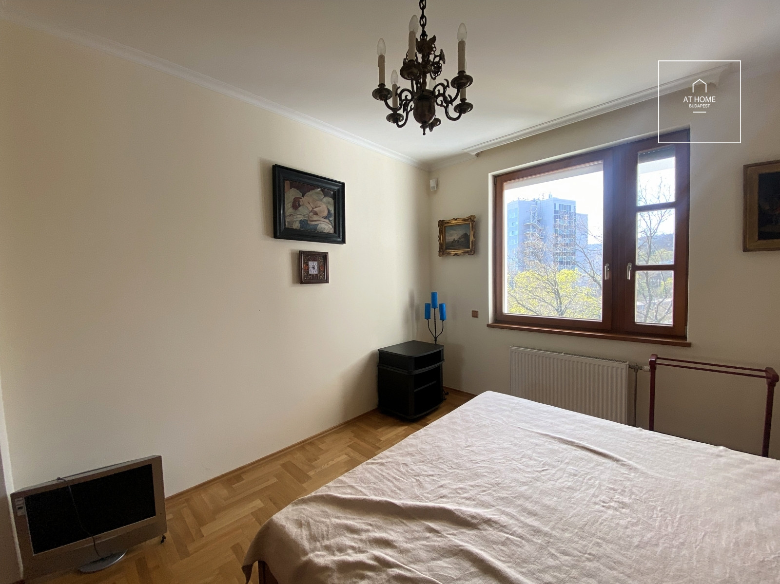 Residential park apartment, 120 sqm with a 28 sqm terrace in Budapest’s 2nd district