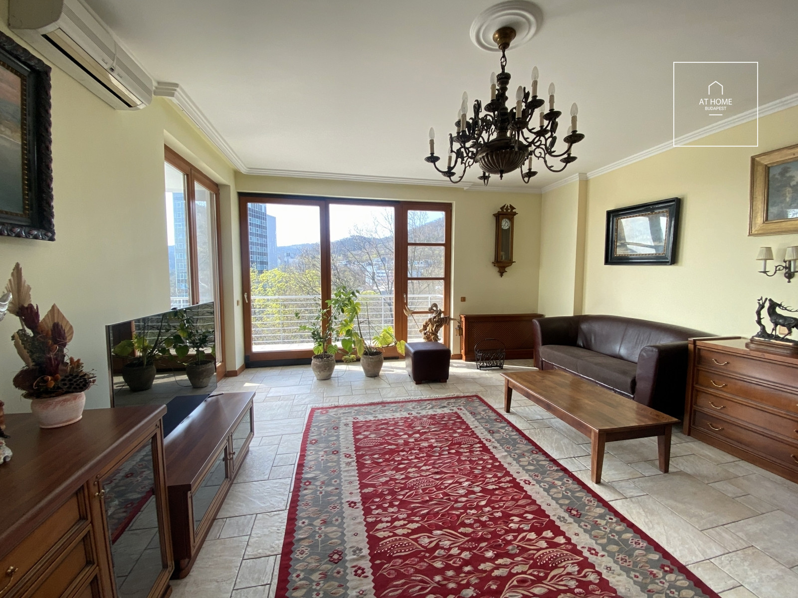 Residential park apartment, 120 sqm with a 28 sqm terrace in Budapest’s 2nd district