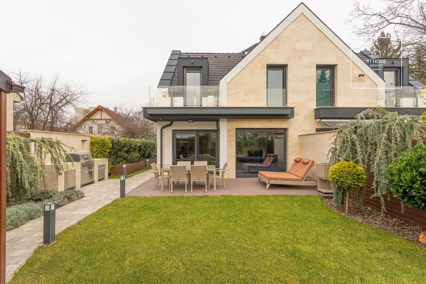 Exclusive semi-detached house Budapest III. district Csillaghegy