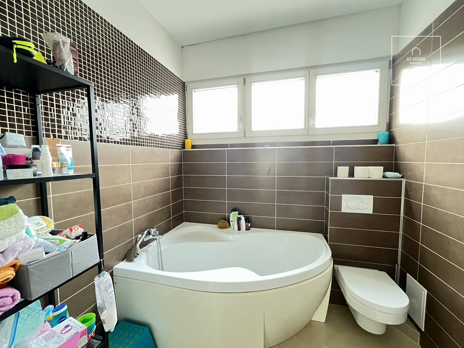 Sunny 150 sqm family house with terrace access and parking space in District II