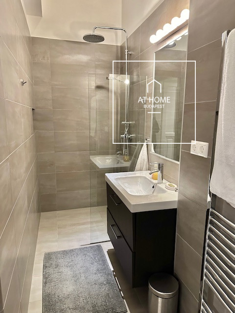 Renovated two-bedroom apartment available for rent in the 6th district of Budapest, Terézváros.