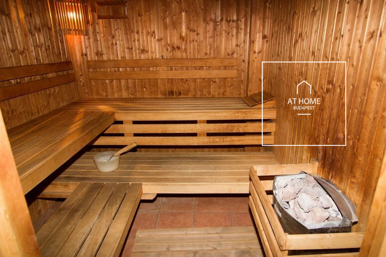 A 140 sqm apartment with panoramic views, featuring three bedrooms, in District II, Szépilona