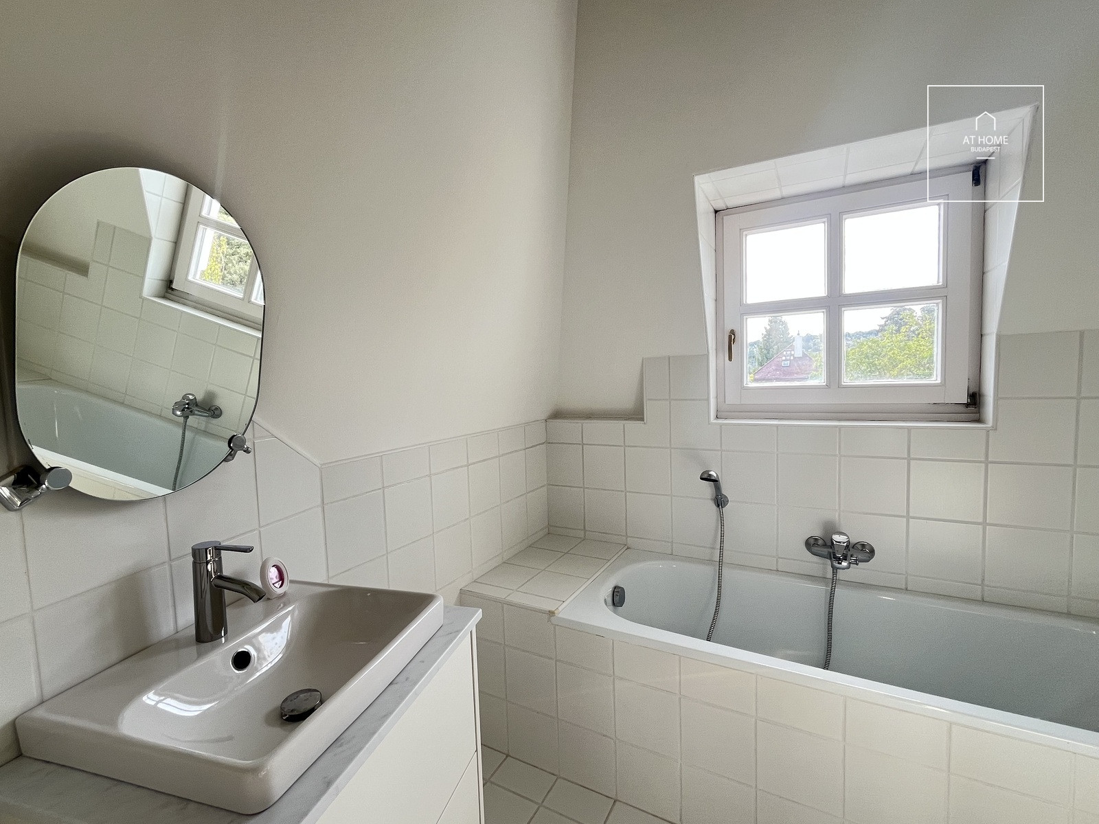 Exclusive semi-detached house for rent  II/A. district, Remetekertváros