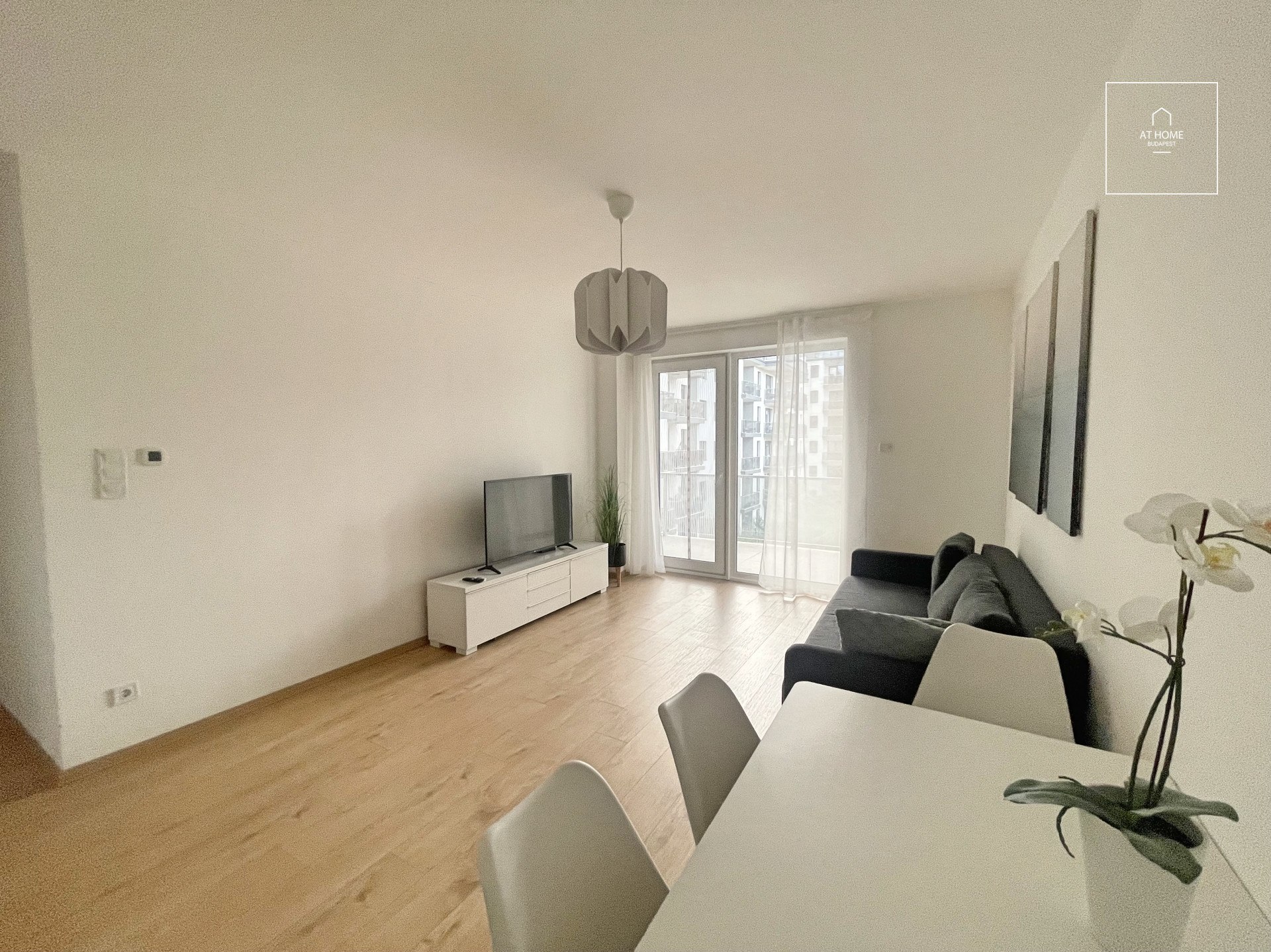 NEW, FULLY FURNISHED APARTMENT WITH BALCONY – DISTRICT 13