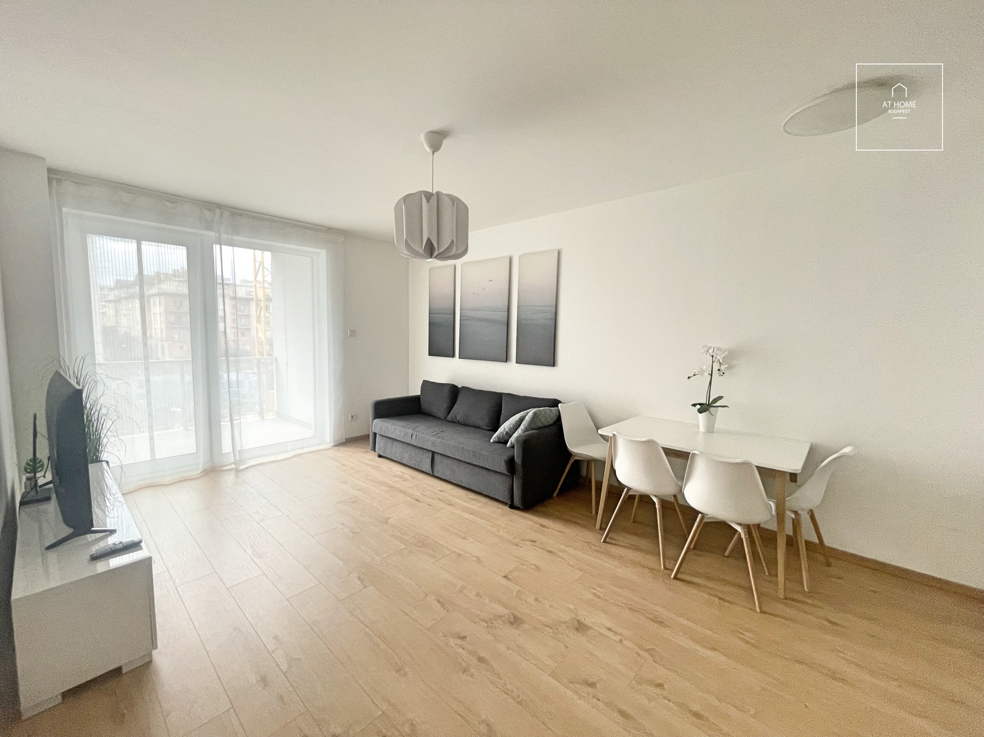 NEW, FULLY FURNISHED APARTMENT WITH BALCONY – DISTRICT 13