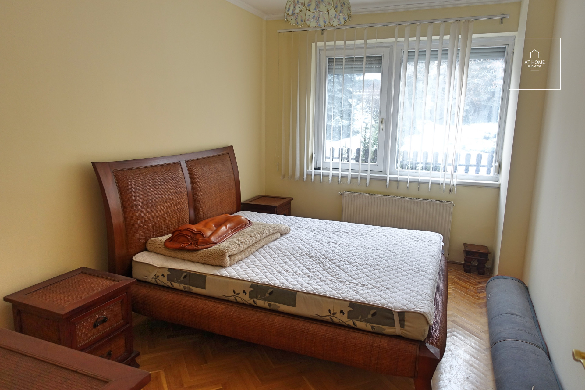 Two-story 220 sqm semi-detached house with 4 bedrooms and a garage in District XII, Svábhegy