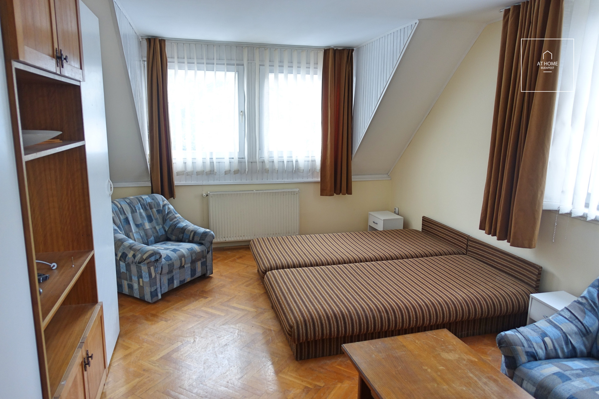 Two-story 220 sqm semi-detached house with 4 bedrooms and a garage in District XII, Svábhegy