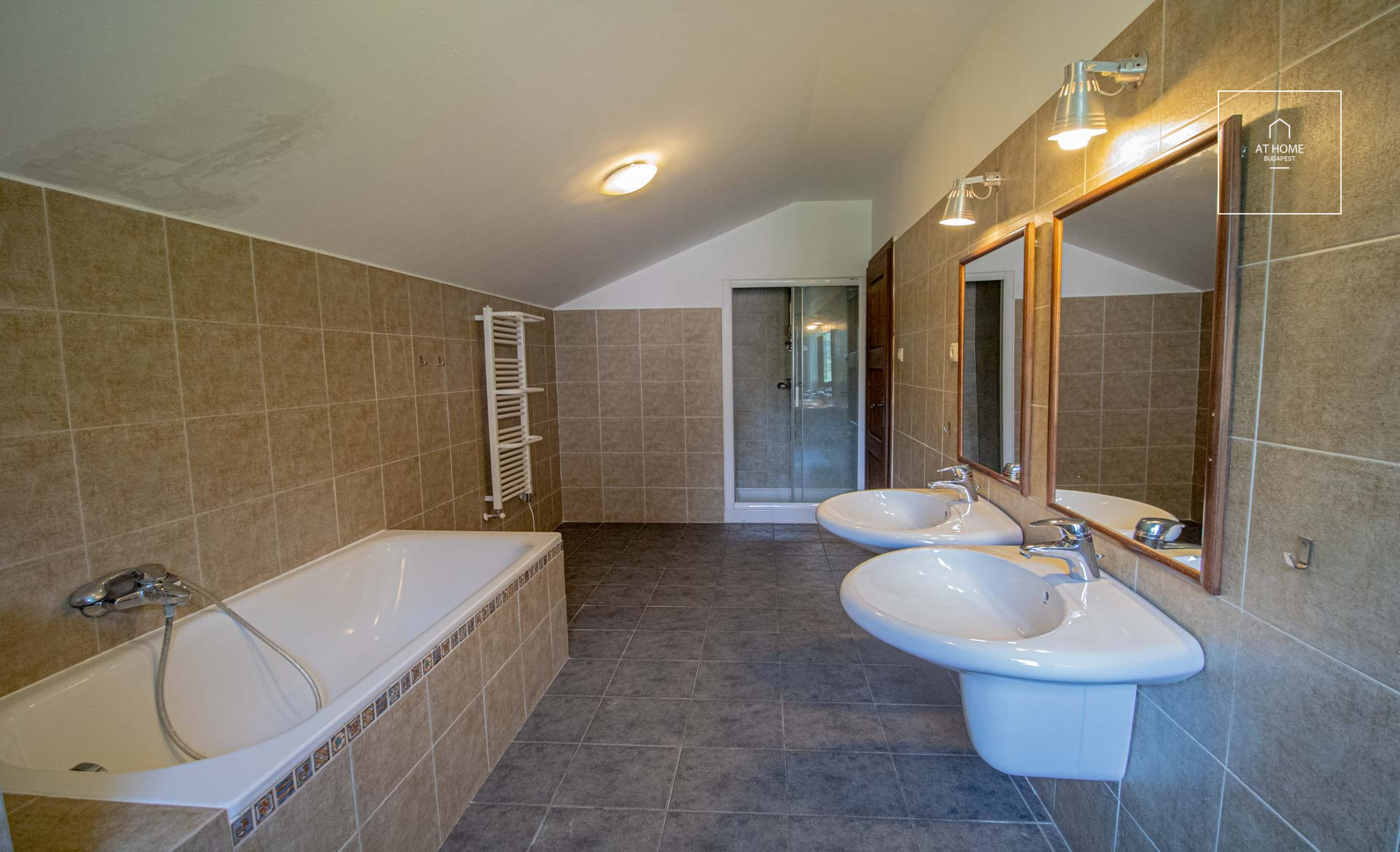 Charming detached house for rent Budapest III. district, Csillaghegy