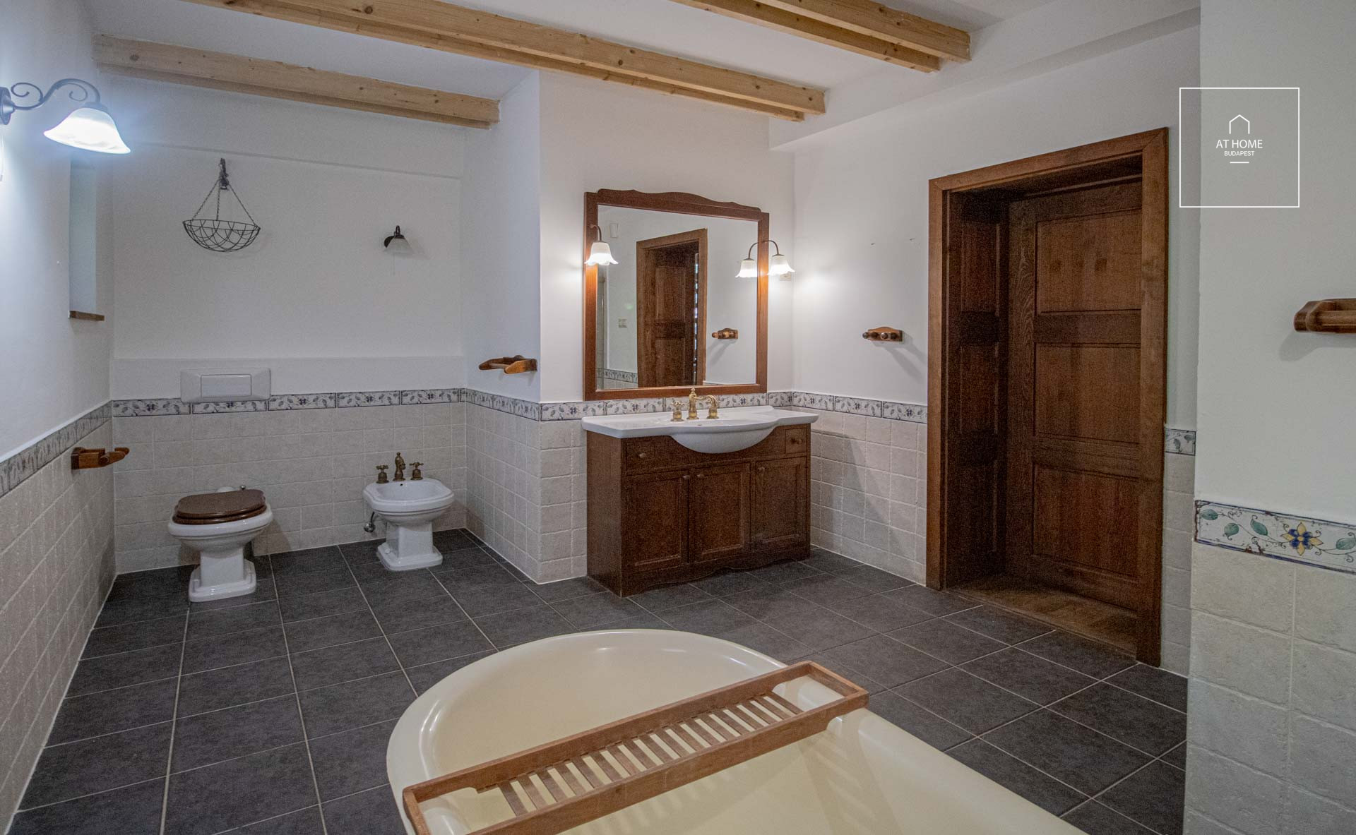 Charming detached house for rent Budapest III. district, Csillaghegy