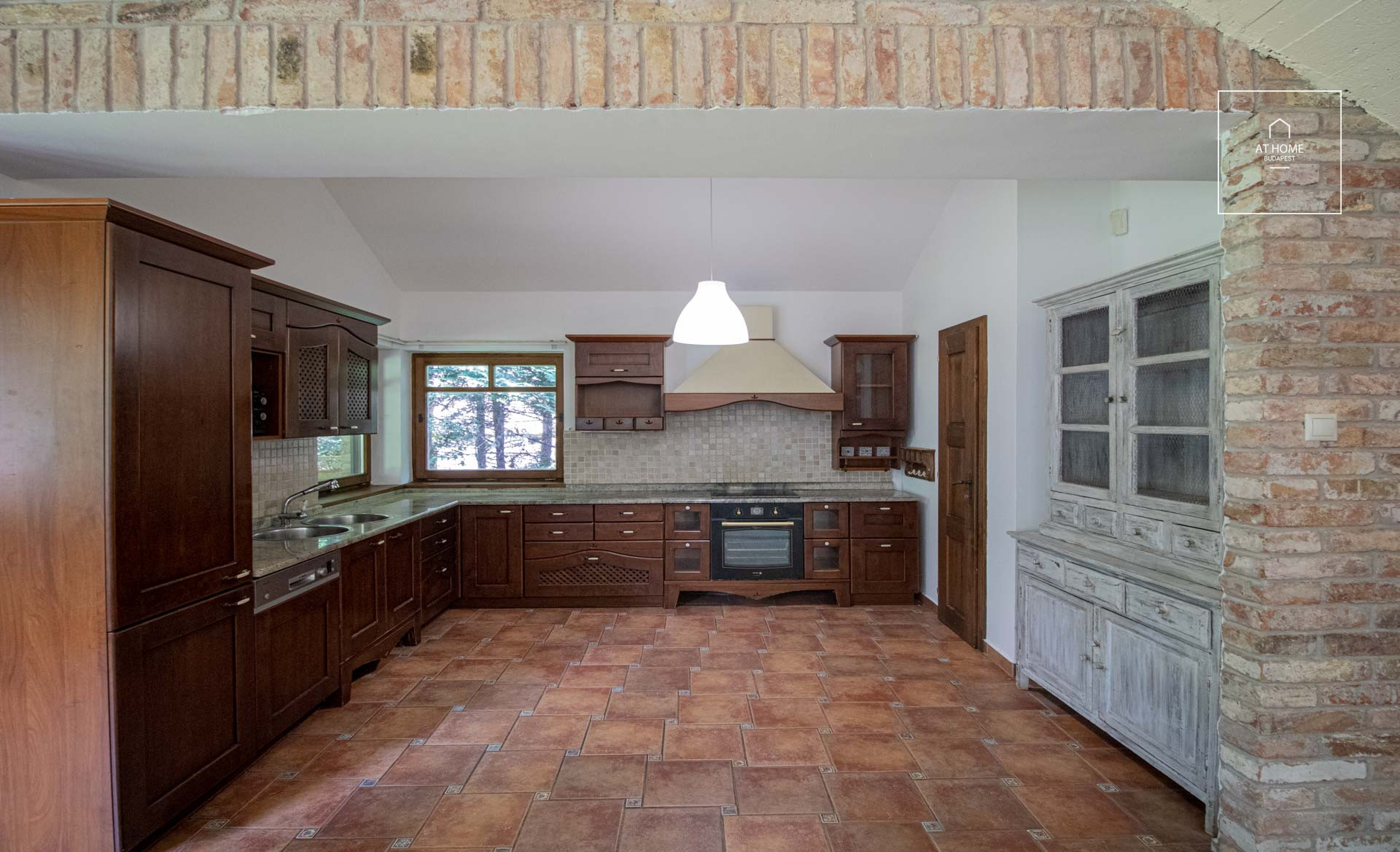 Charming detached house for rent Budapest III. district, Csillaghegy