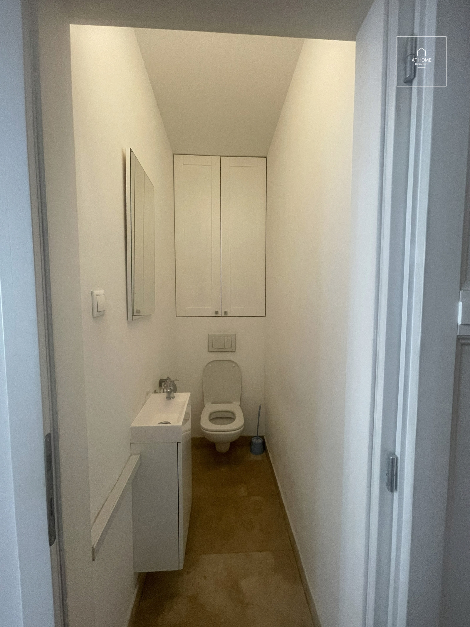 Tasteful Downtown Apartment for Rent in District V