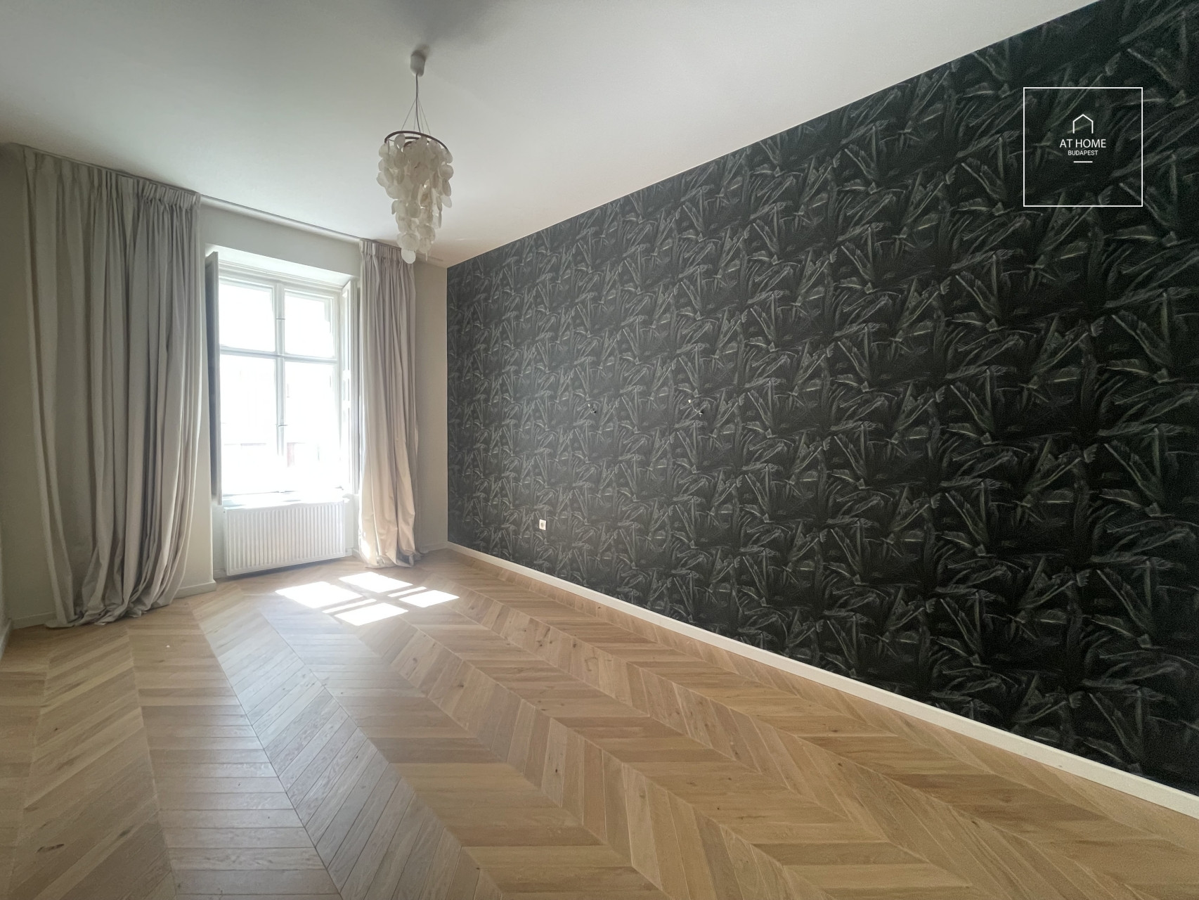 Renovated, two-bedroom apartment for rent in the 6th district, Terézváros.