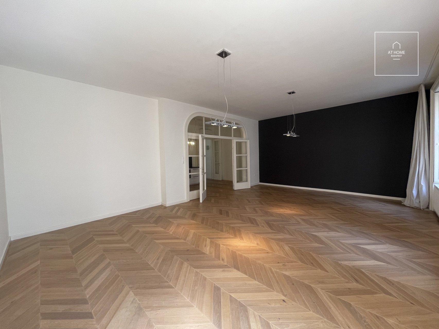 Renovated, two-bedroom apartment for rent in the 6th district, Terézváros.