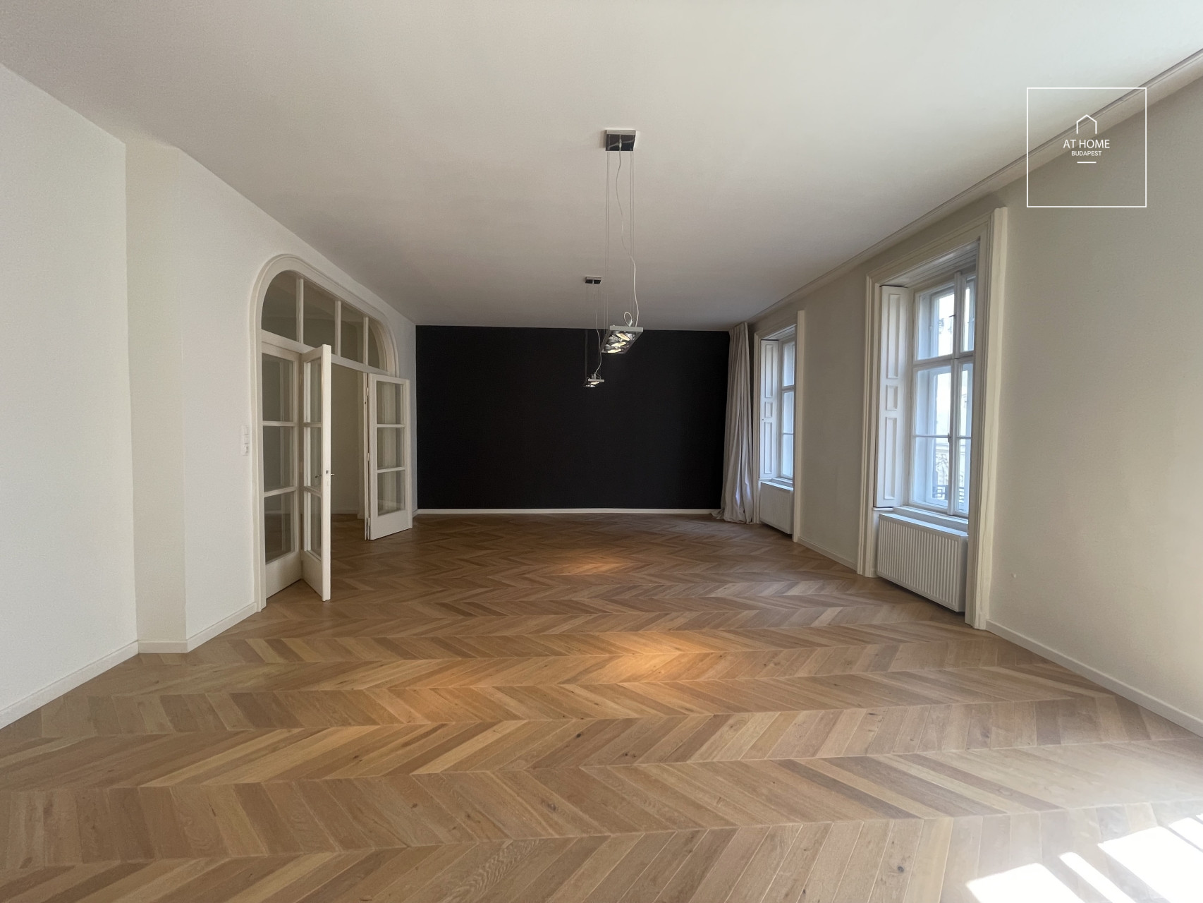 Renovated, two-bedroom apartment for rent in the 6th district, Terézváros.