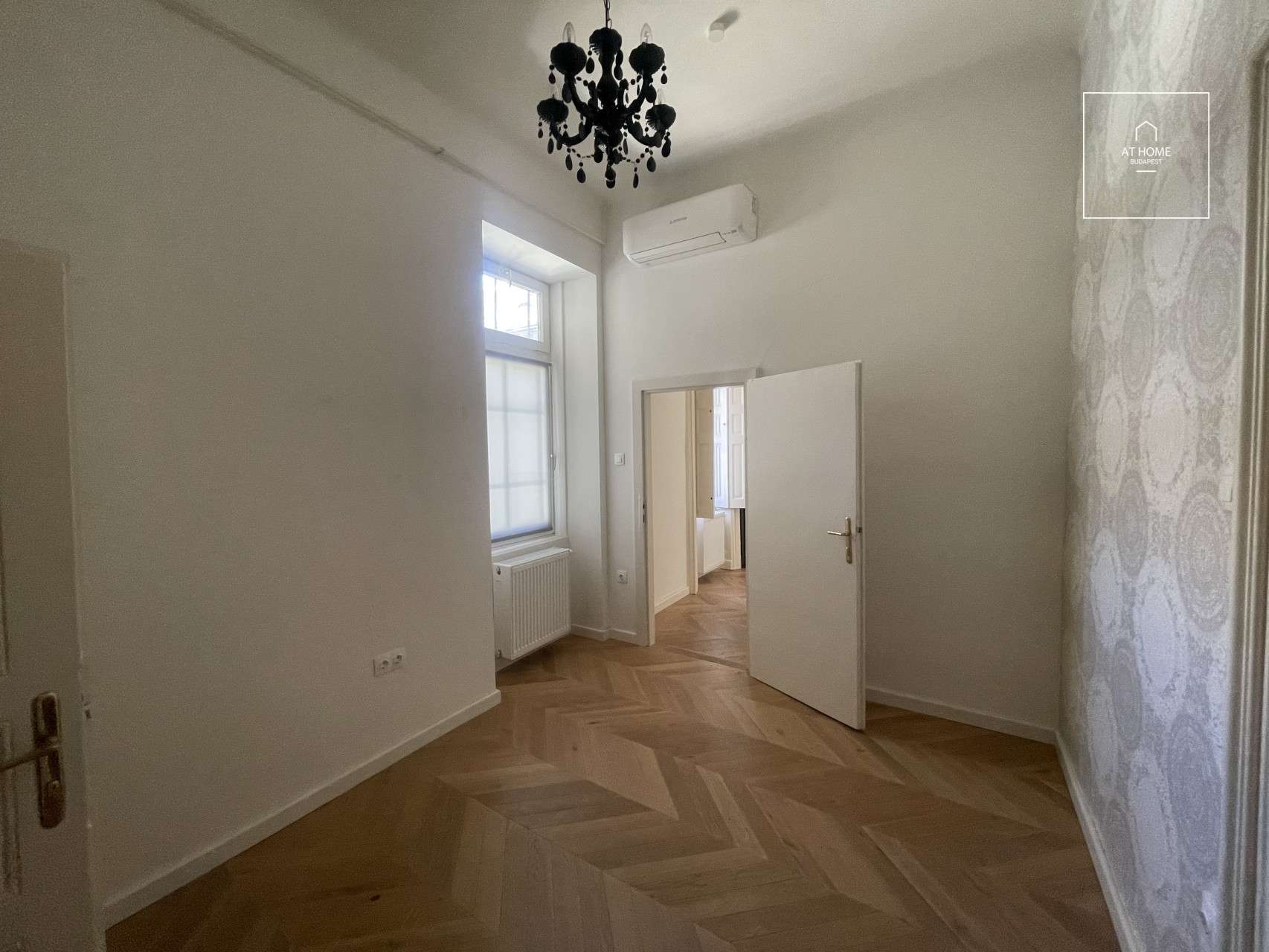 Renovated, two-bedroom apartment in the 6th district, Terézváros.
