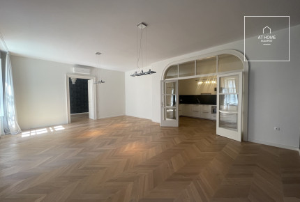 Renovated, two-bedroom apartment in the 6th district, Terézváros.