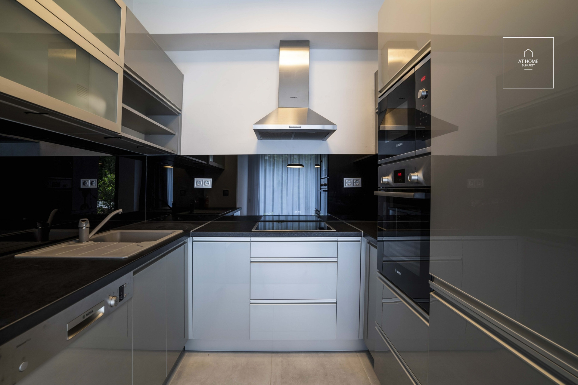 Newly built, three-bedroom apartment available for rent in District XII of Budapest, Svábhegy