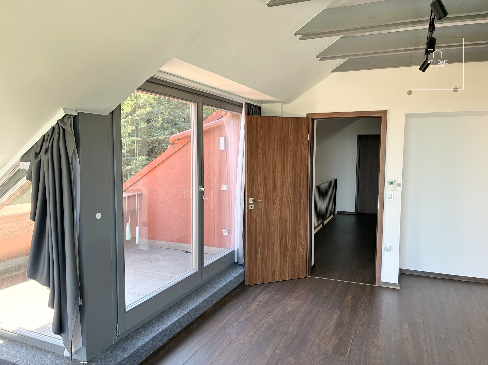 Newly built, three-bedroom apartment available for rent in District XII of Budapest, Svábhegy