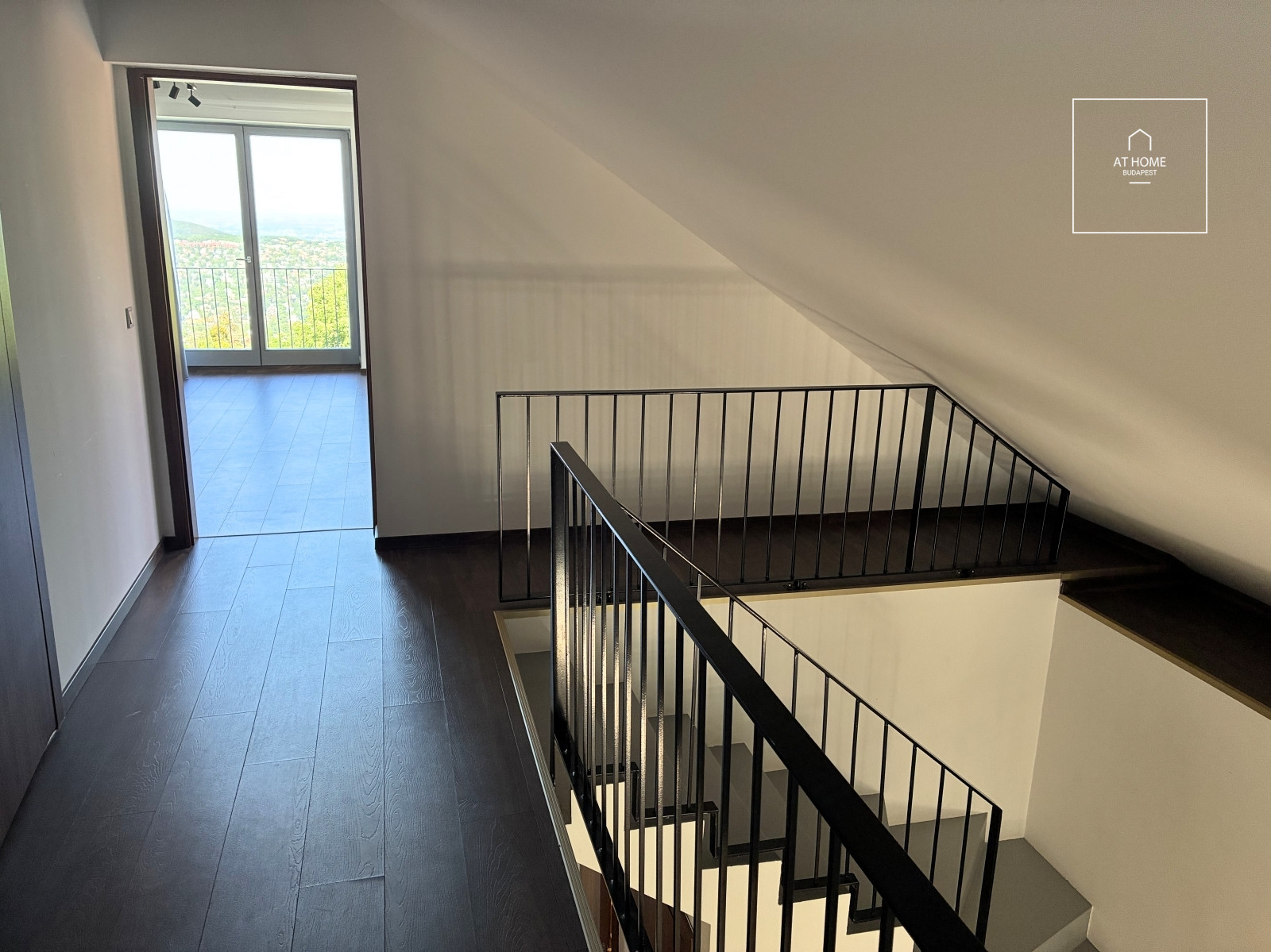 Newly built, three-bedroom apartment available for rent in District XII of Budapest, Svábhegy