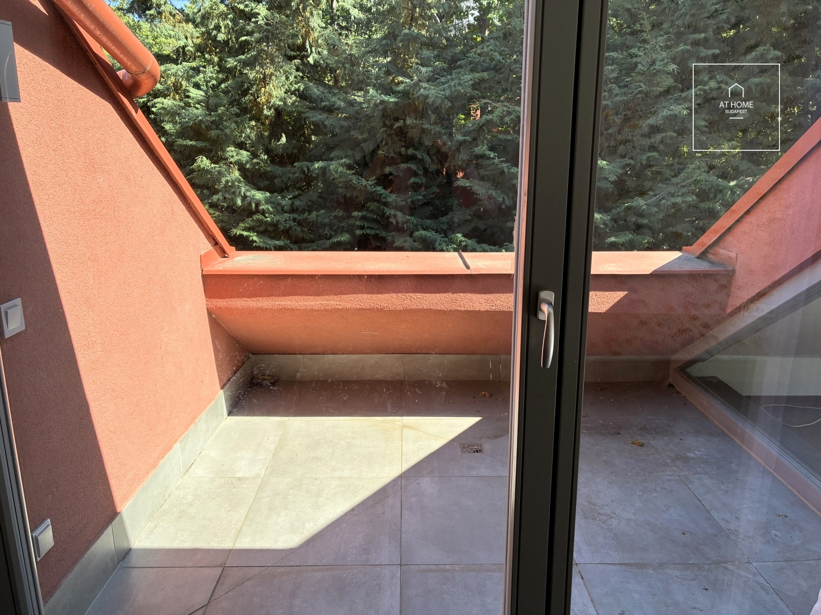 Newly built, three-bedroom apartment available for rent in District XII of Budapest, Svábhegy