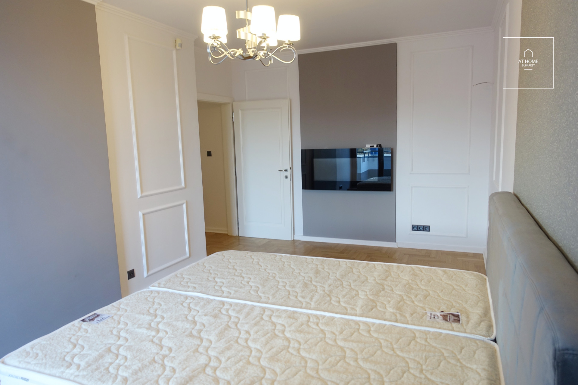 Duplex apartment in a residential complex with 4 bedrooms and a terrace in District II of Budapest