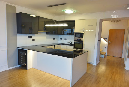 Duplex apartment in a residential complex with 4 bedrooms and a terrace in District II of Budapest