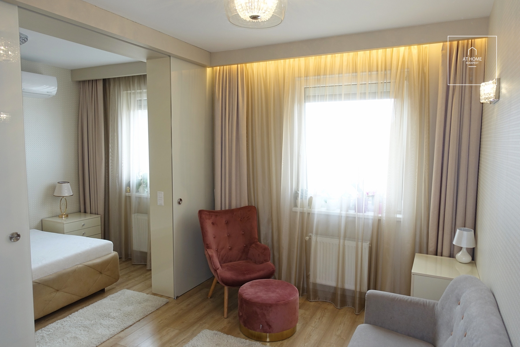 Exclusive southwest-facing apartment with an excellent location in the 9th district