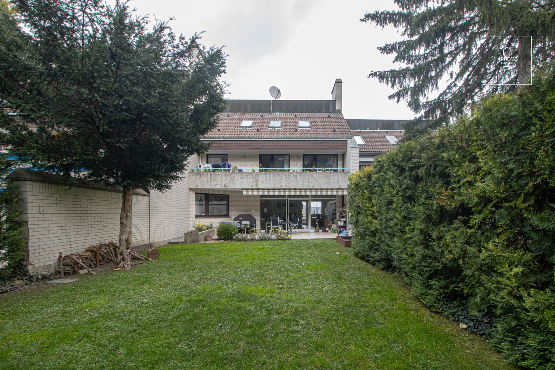 Lenyűgöző sorház kiadó Budapest XII. kerület, Kútvölgy