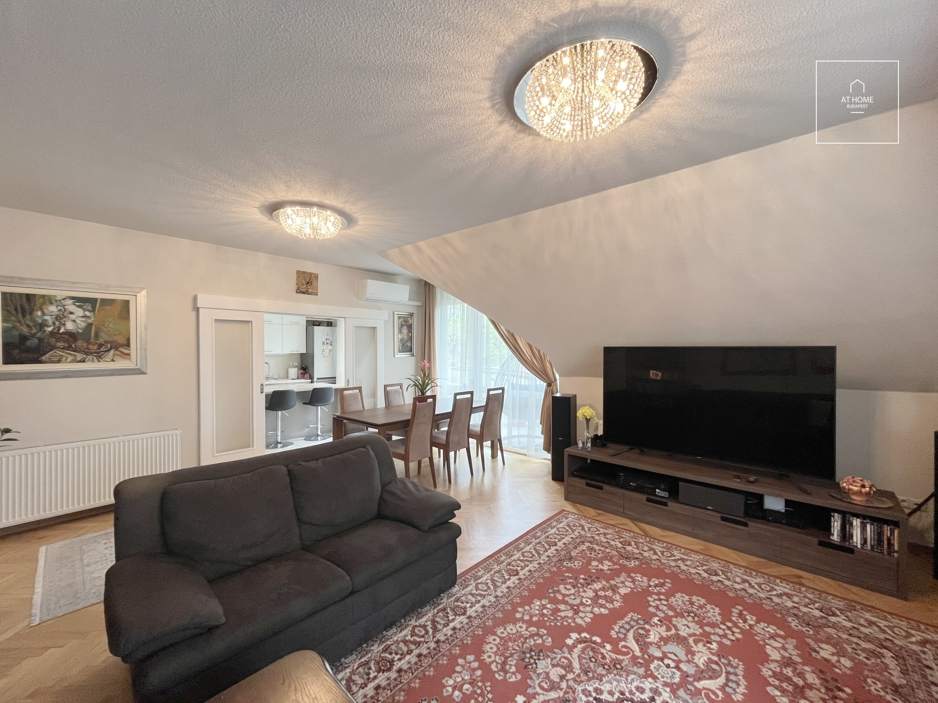 Panoramic, Renovated Apartment for Sale in Zöldmál – Spacious Layout, Excellent Location