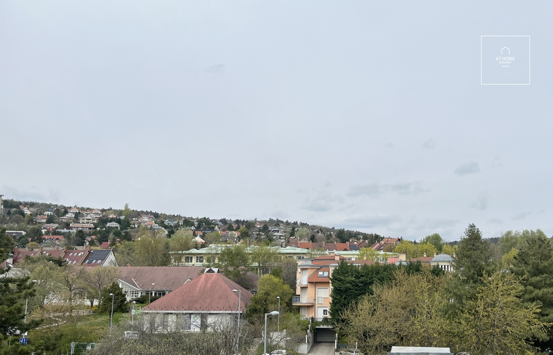 Panoramic, Renovated Apartment for Sale in Zöldmál – Spacious Layout, Excellent Location