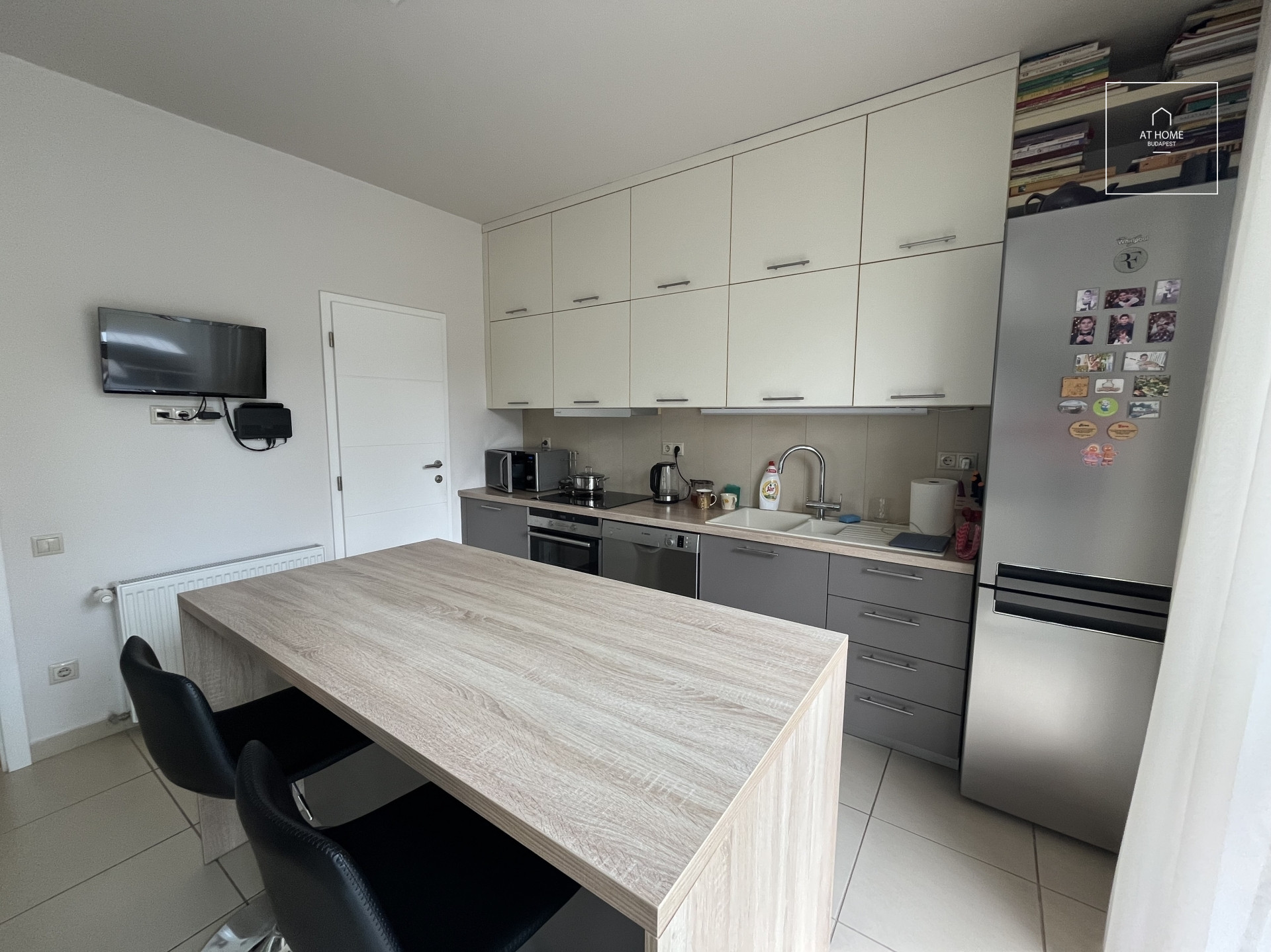 Panoramic, Renovated Apartment for Sale in Zöldmál – Spacious Layout, Excellent Location