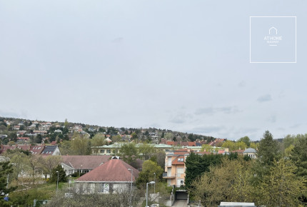 Eladó panorámás, felújított lakás Zöldmálon – tágas terek, kiváló elhelyezkedés