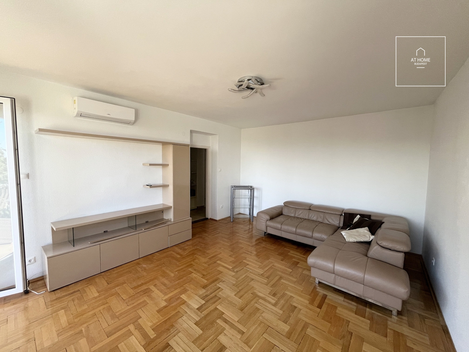 Renovated 3-bedroom apartment with panormic view in Budapest’s 12th district, Farkasvölgy