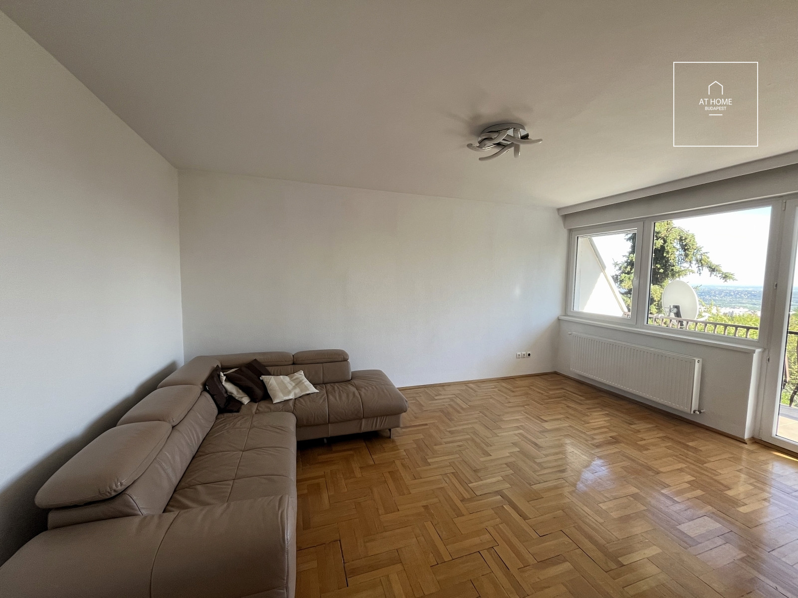 Renovated 3-bedroom apartment with panormic view in Budapest’s 12th district, Farkasvölgy