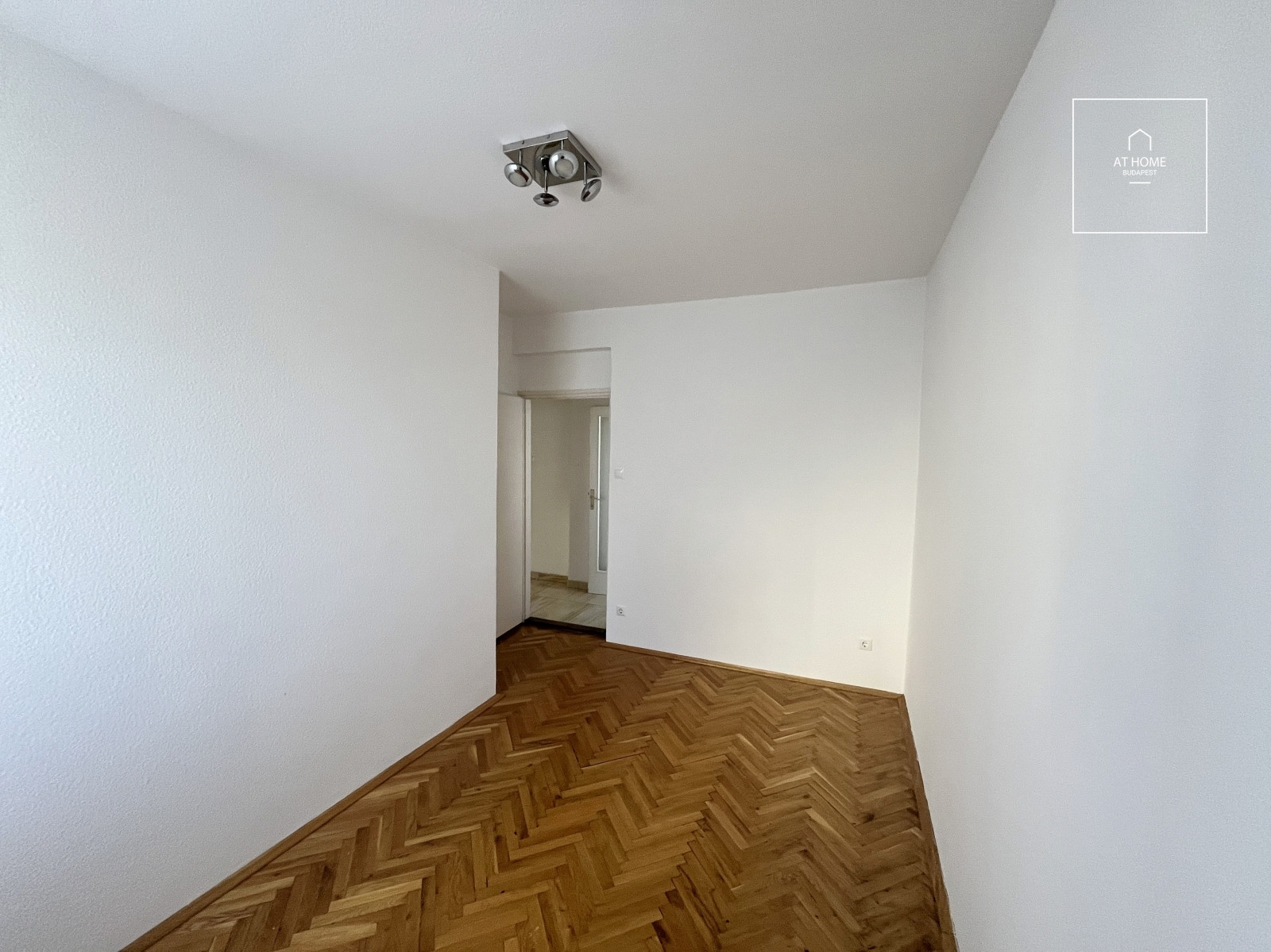 Renovated 3-bedroom apartment with panormic view in Budapest’s 12th district, Farkasvölgy