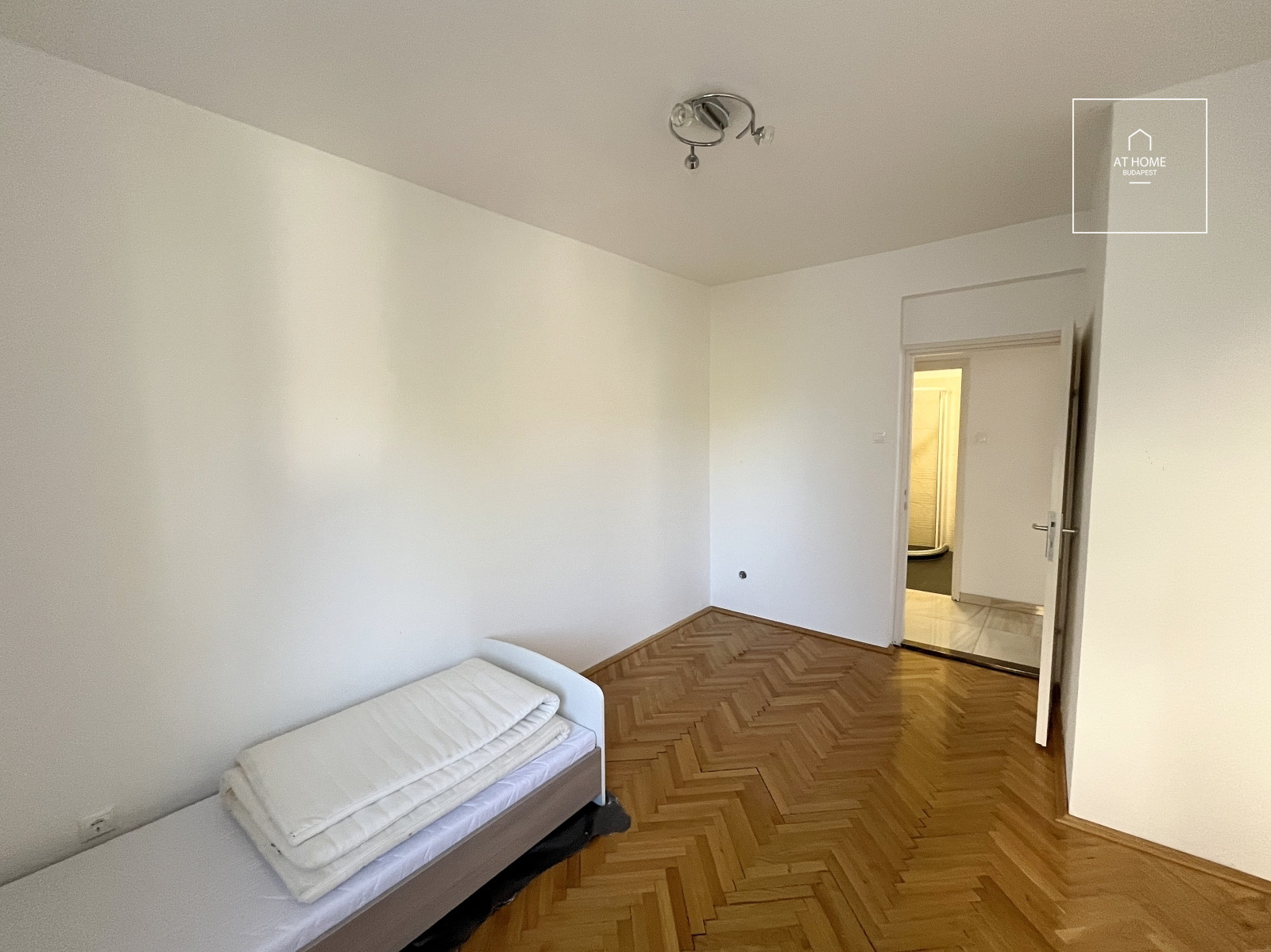 Renovated 3-bedroom apartment with panormic view in Budapest’s 12th district, Farkasvölgy