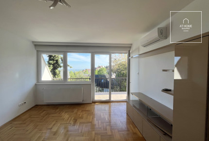 Renovated 3-bedroom apartment with panormic view in Budapest’s 12th district, Farkasvölgy