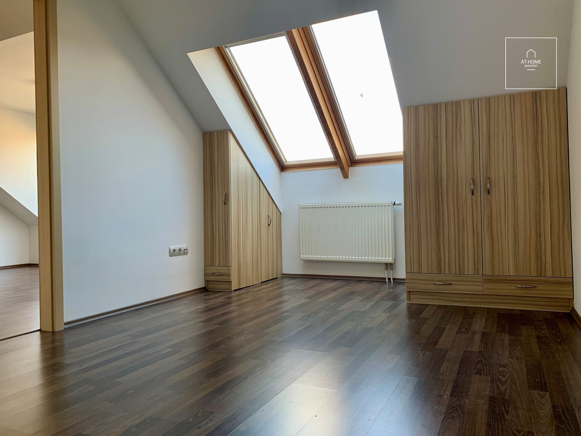 Refurbished apartment with terrace for rent in the 13th district of Budapest