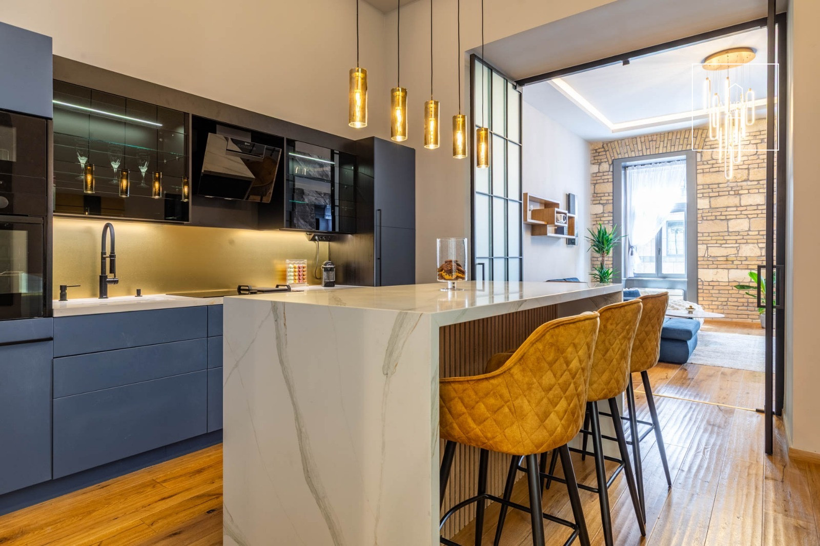 80 sqm luxury apartment in the city center, near Szabadság Square