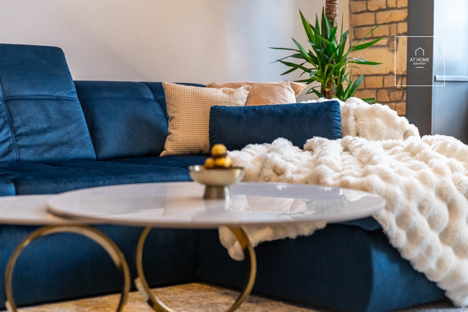 80 sqm luxury apartment in the city center, near Szabadság Square