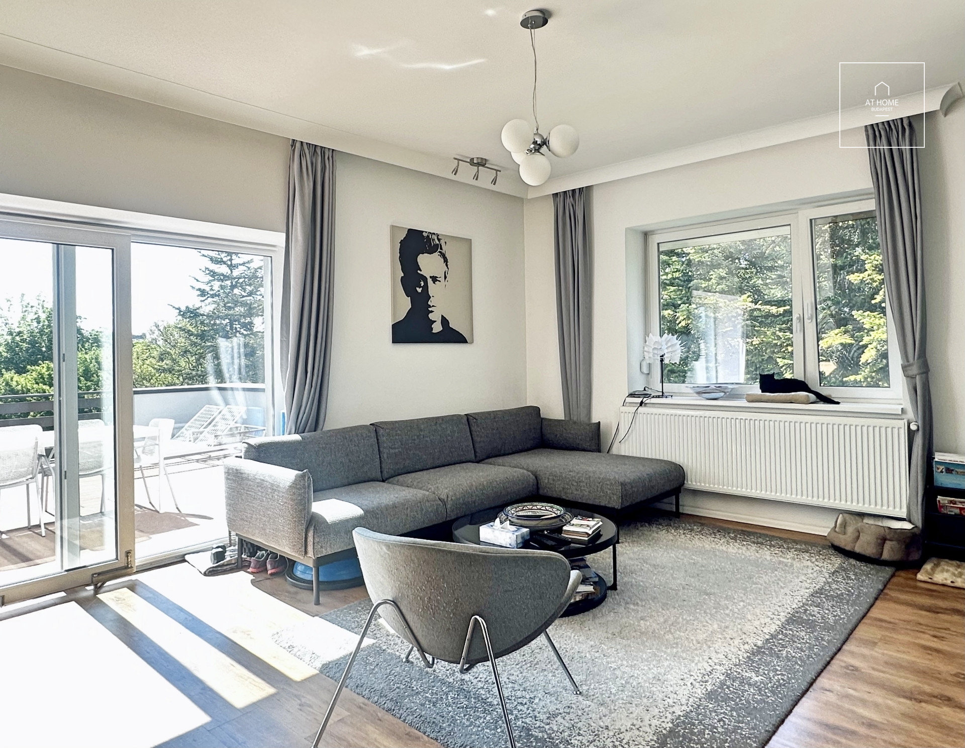 Refurbished apartment with huge terrace  for rent Budapest II. district, Zöldmál