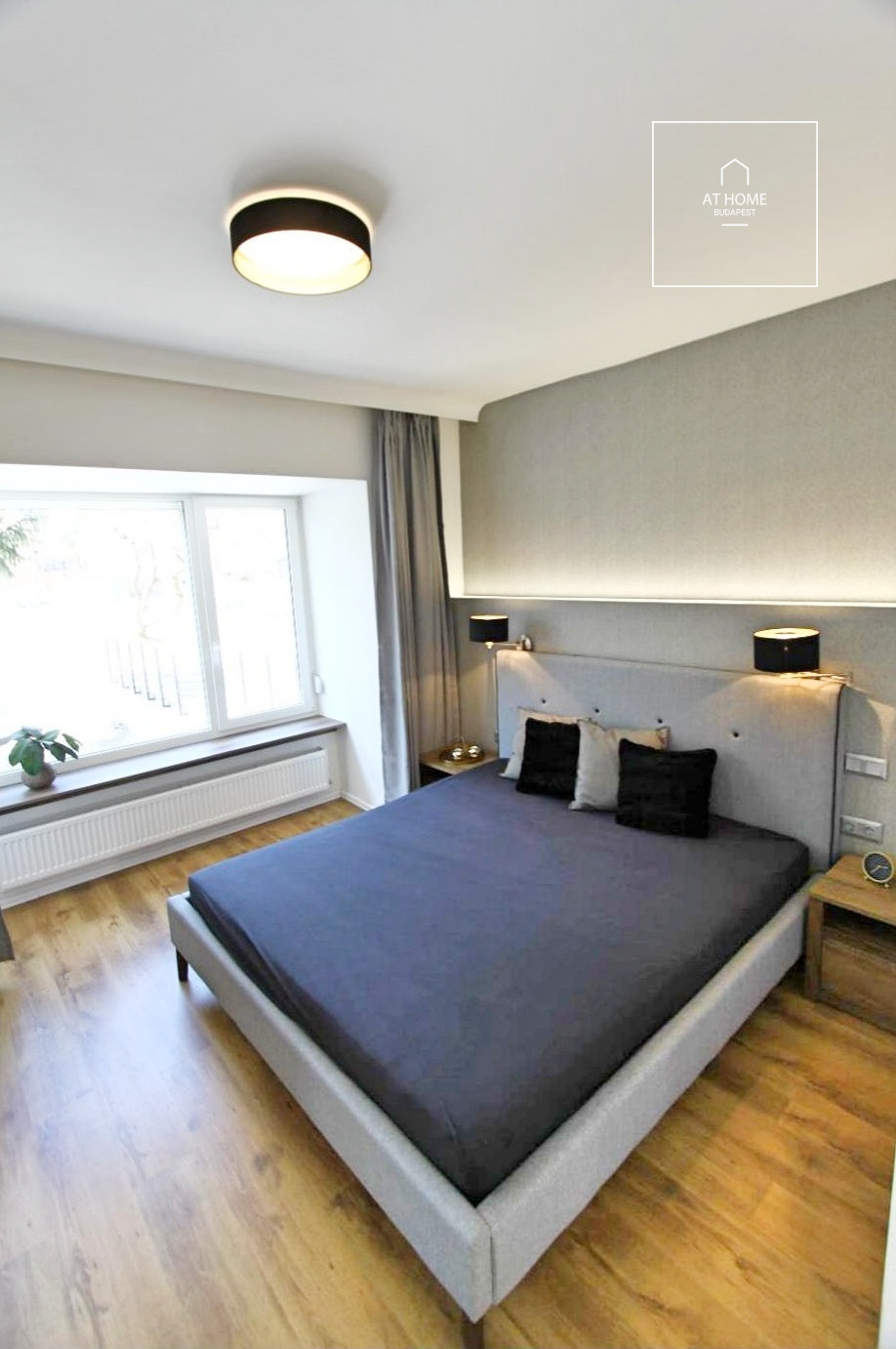 Refurbished apartment with huge terrace  for rent Budapest II. district, Zöldmál