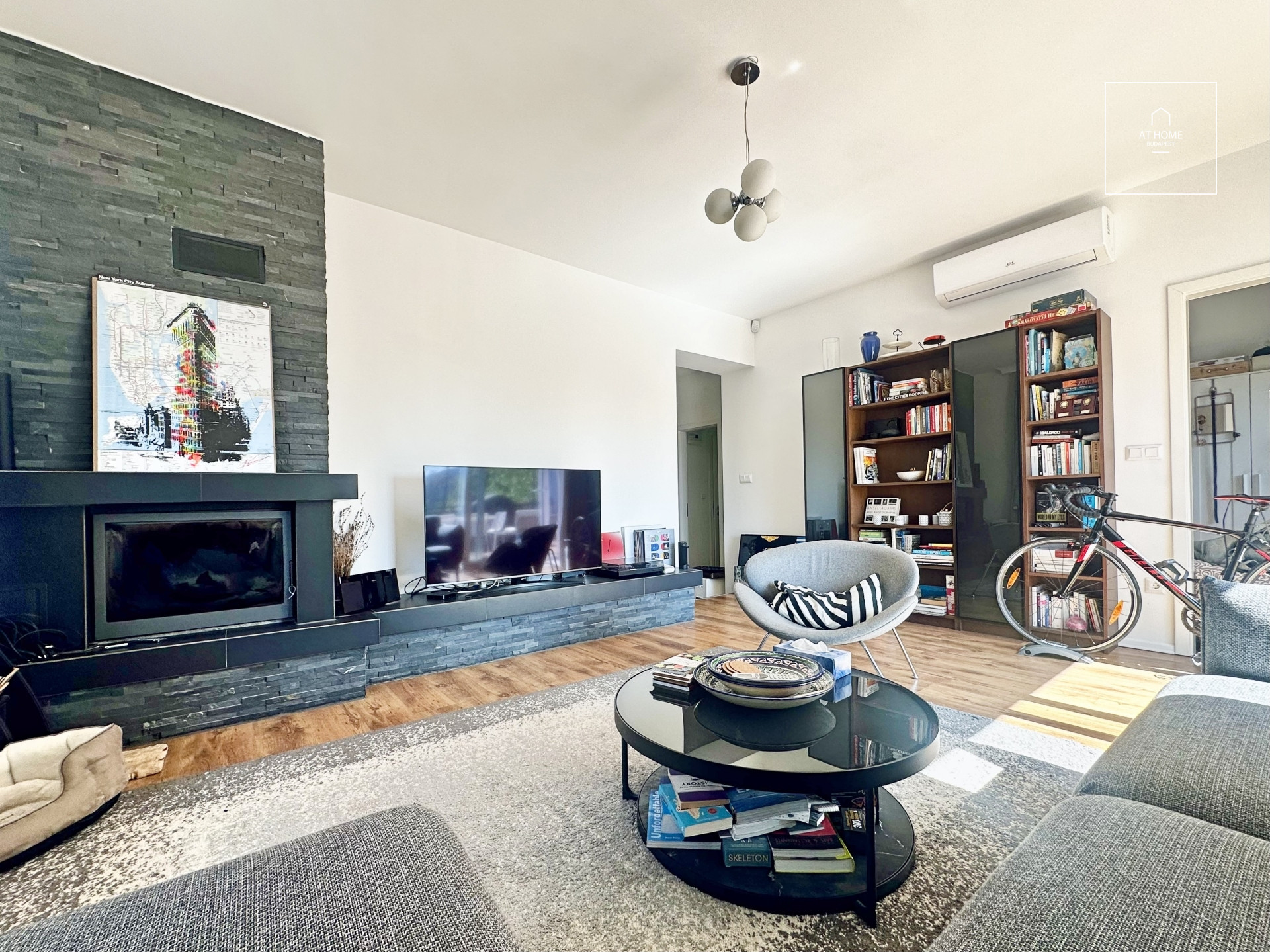 Refurbished apartment with huge terrace  for rent Budapest II. district, Zöldmál