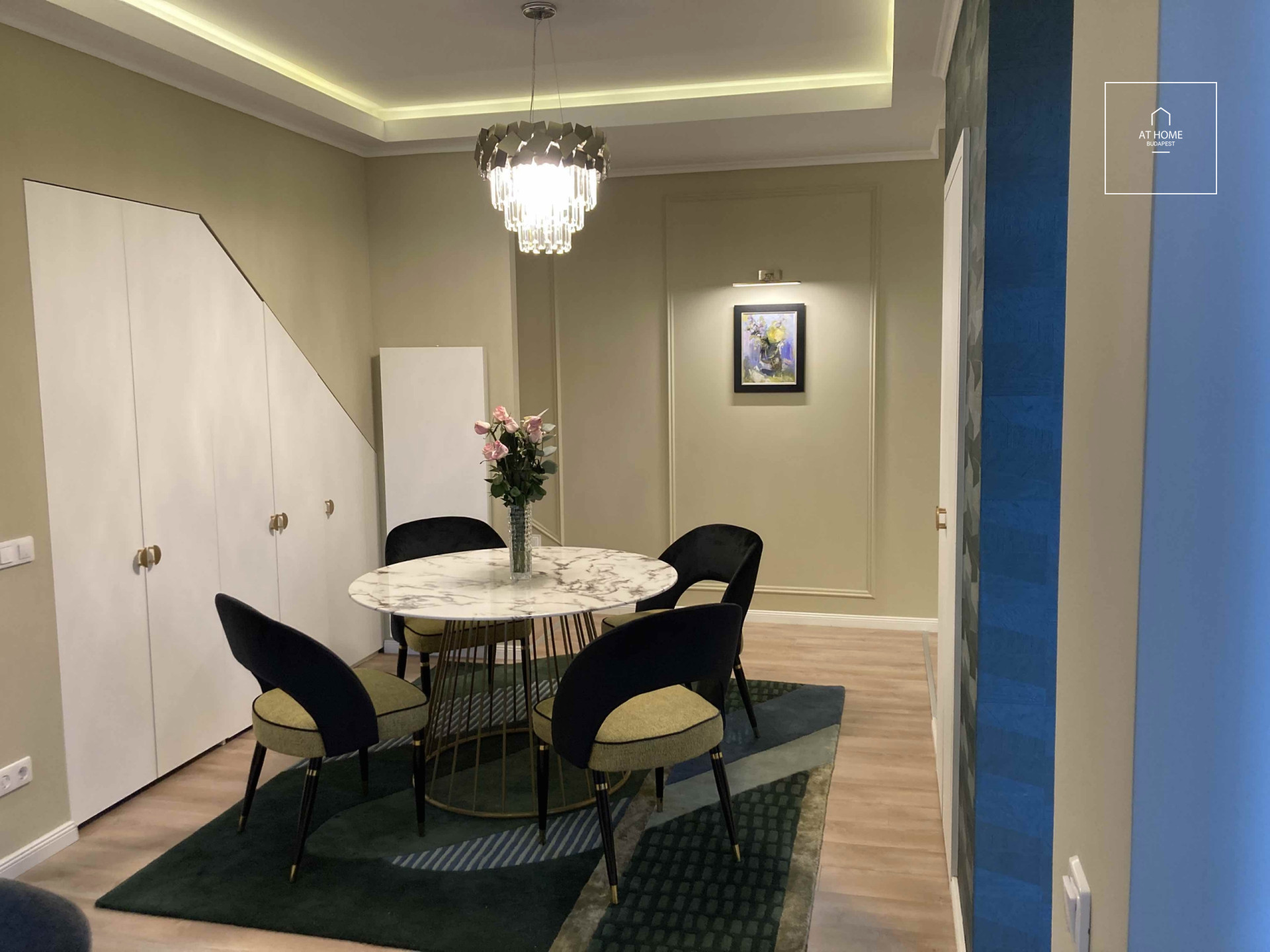 Beautifully renovated 3-bedroom penthouse apartment for rent Budapest II. district, Szemlőhegy