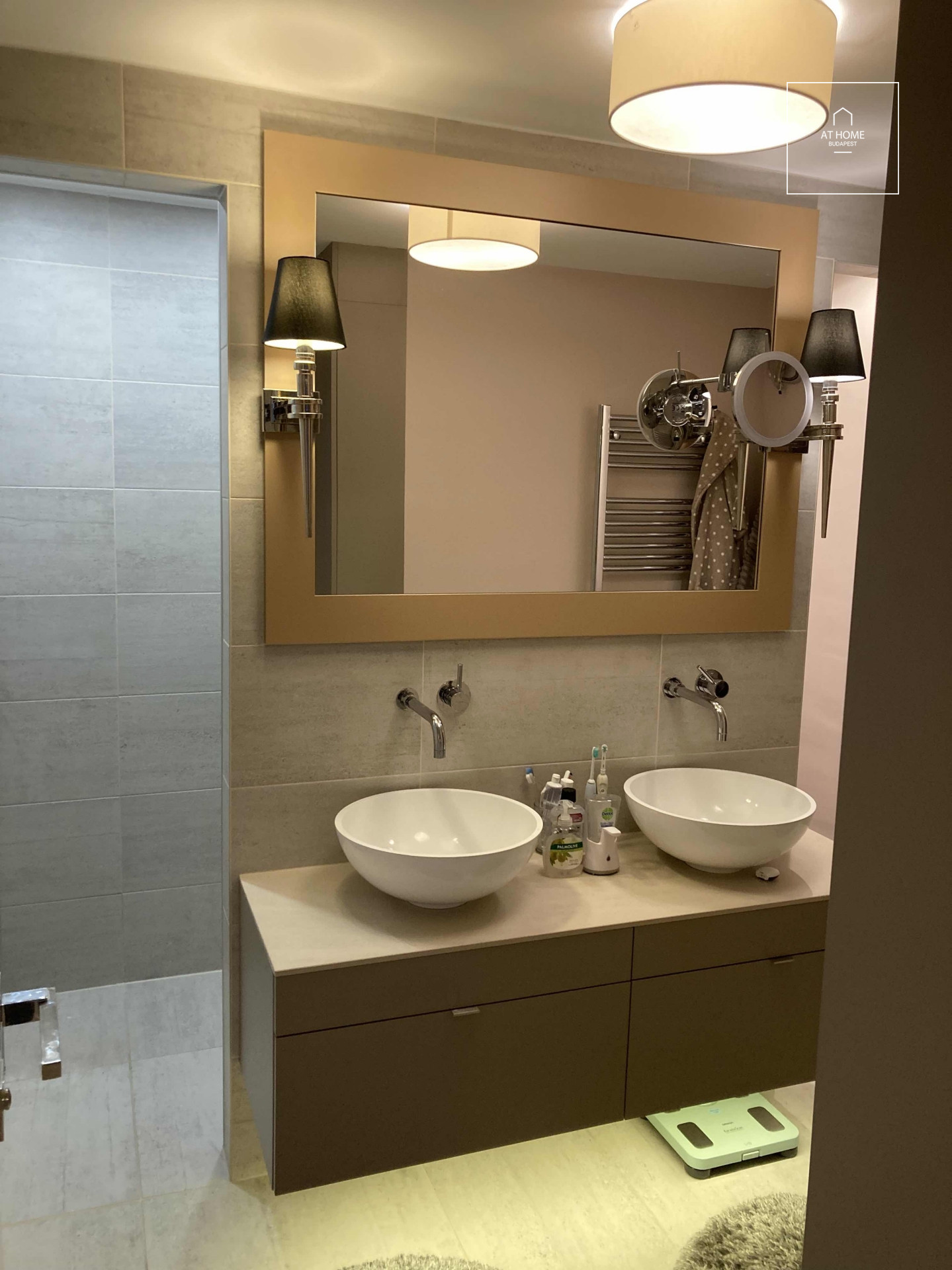 Beautifully renovated 3-bedroom penthouse apartment for rent Budapest II. district, Szemlőhegy