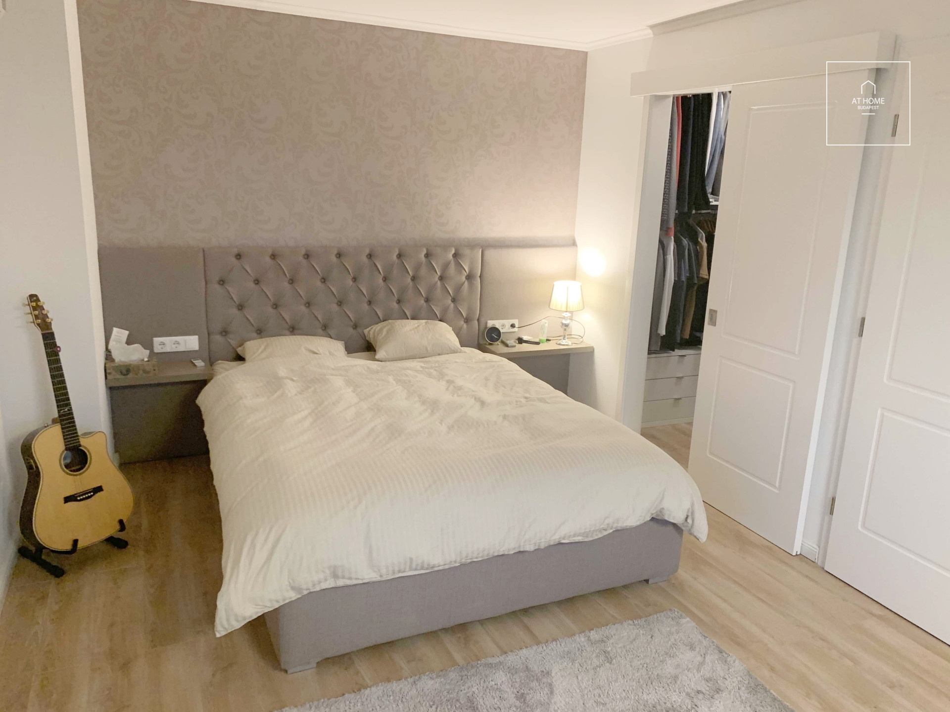 Beautifully renovated 3-bedroom penthouse apartment for rent Budapest II. district, Szemlőhegy