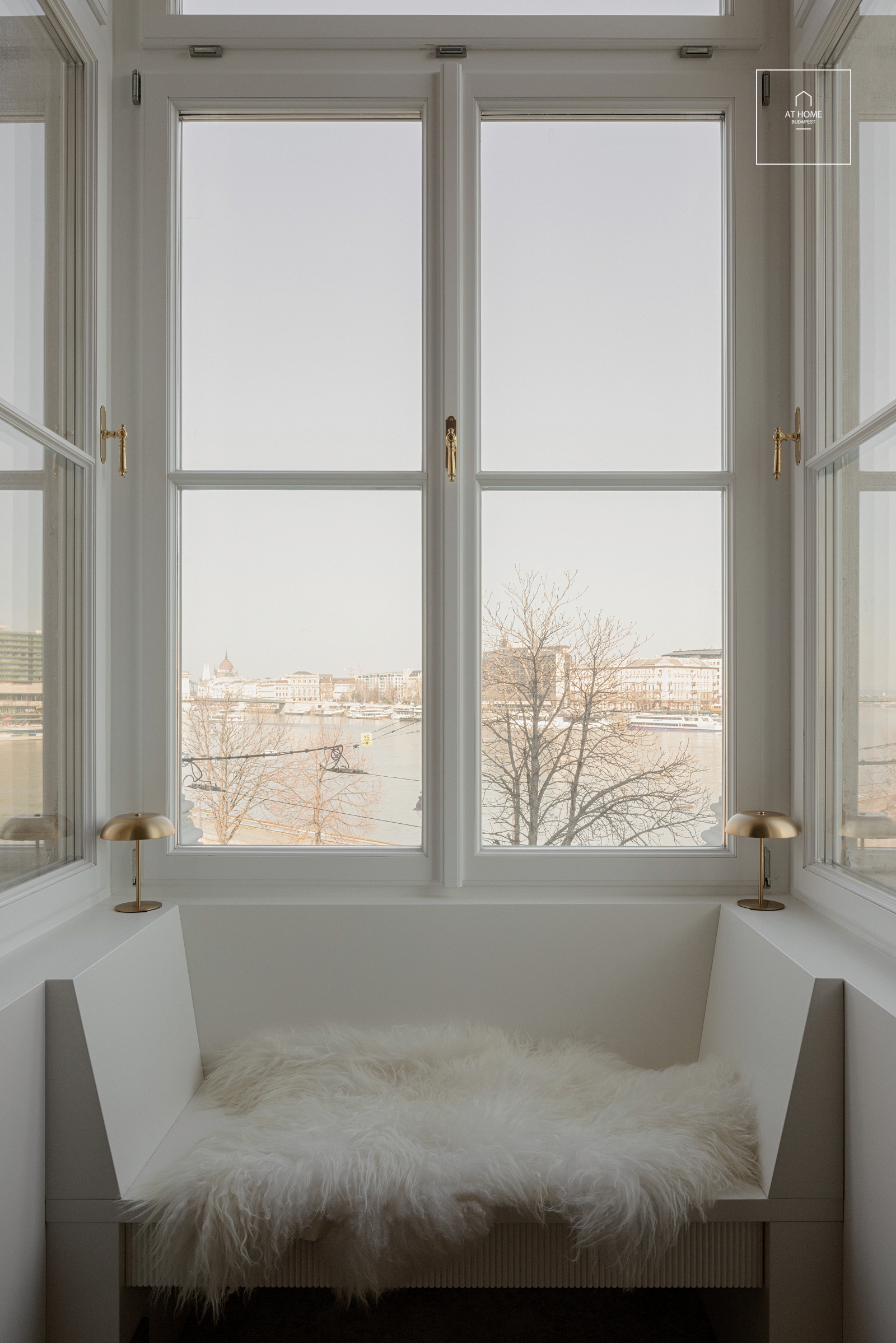 Refurbished 3-bedroom apartment with beautiful panoramic view on the Danube in Tabán, 1st district